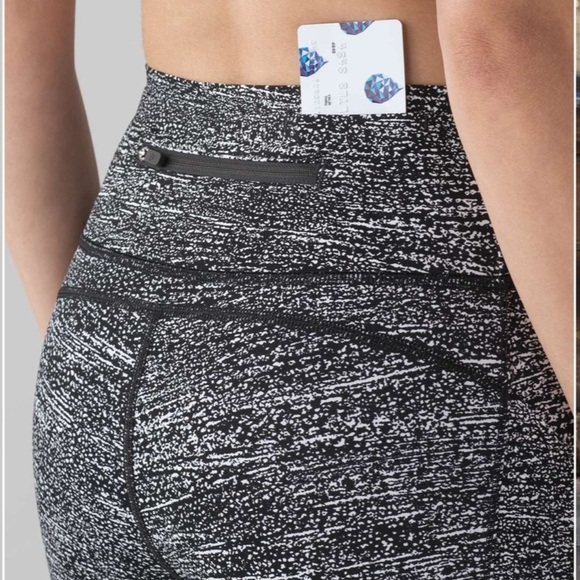 Lululemon Pace Perfect Legging - Picture 4 of 12